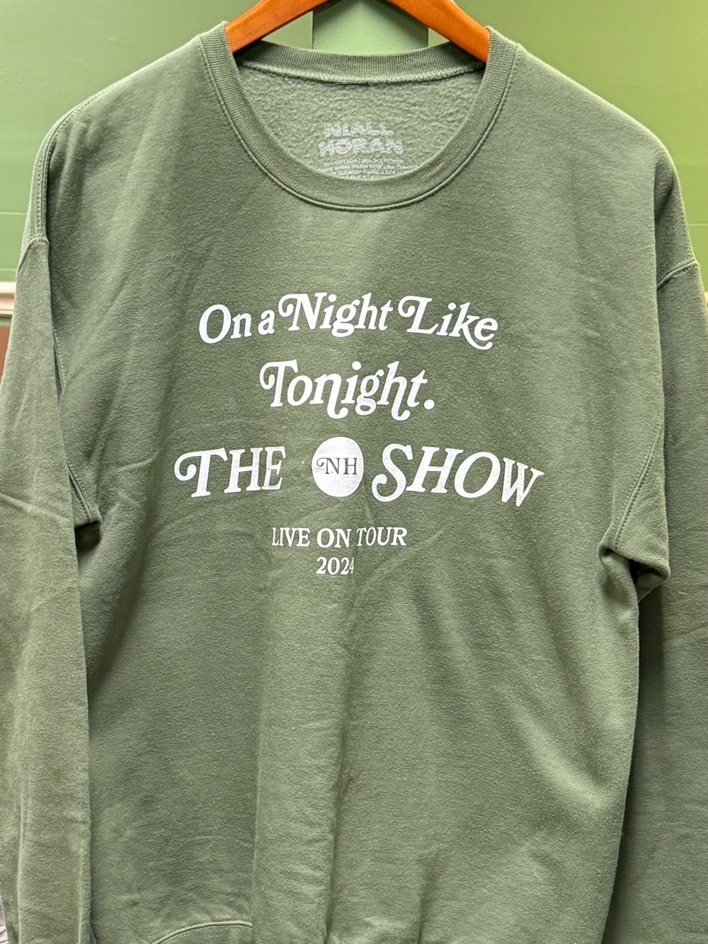 Official sweatshirt from Niall Horan's 2024 "The Show" Live on Tour